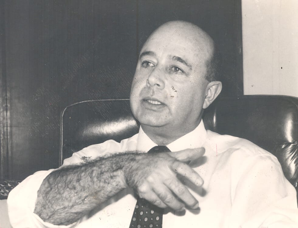 Young Álvaro Ugalde as Park Service Director