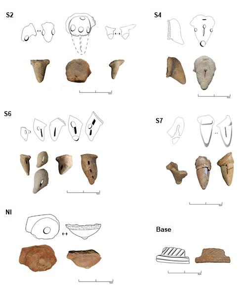 Ceramic vessel supports with zoomorphic designs