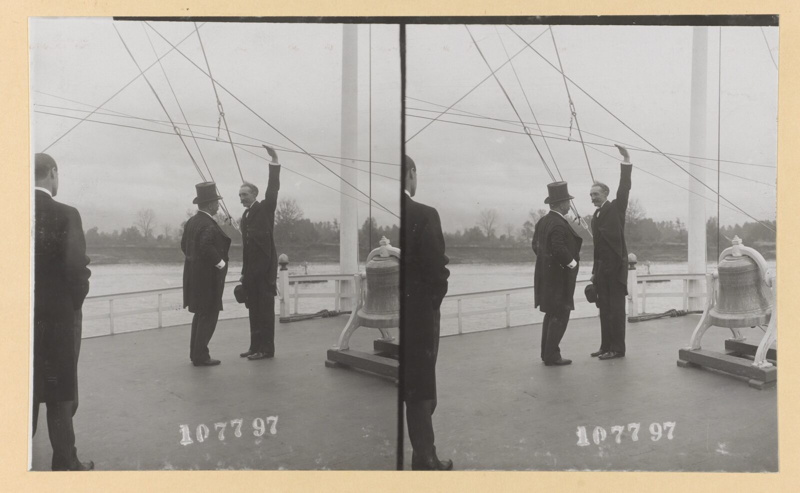 Theodore Roosevelt and Gifford Pinchot on the river steamer Mississippi, stereoscopic card, 1907